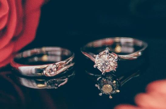 渝中典当行电话