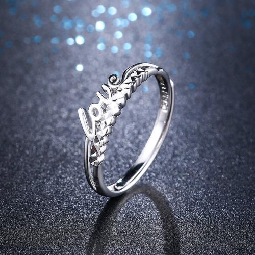 铂金戒指的特点与选购技巧